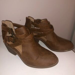 soda brand brown boots
